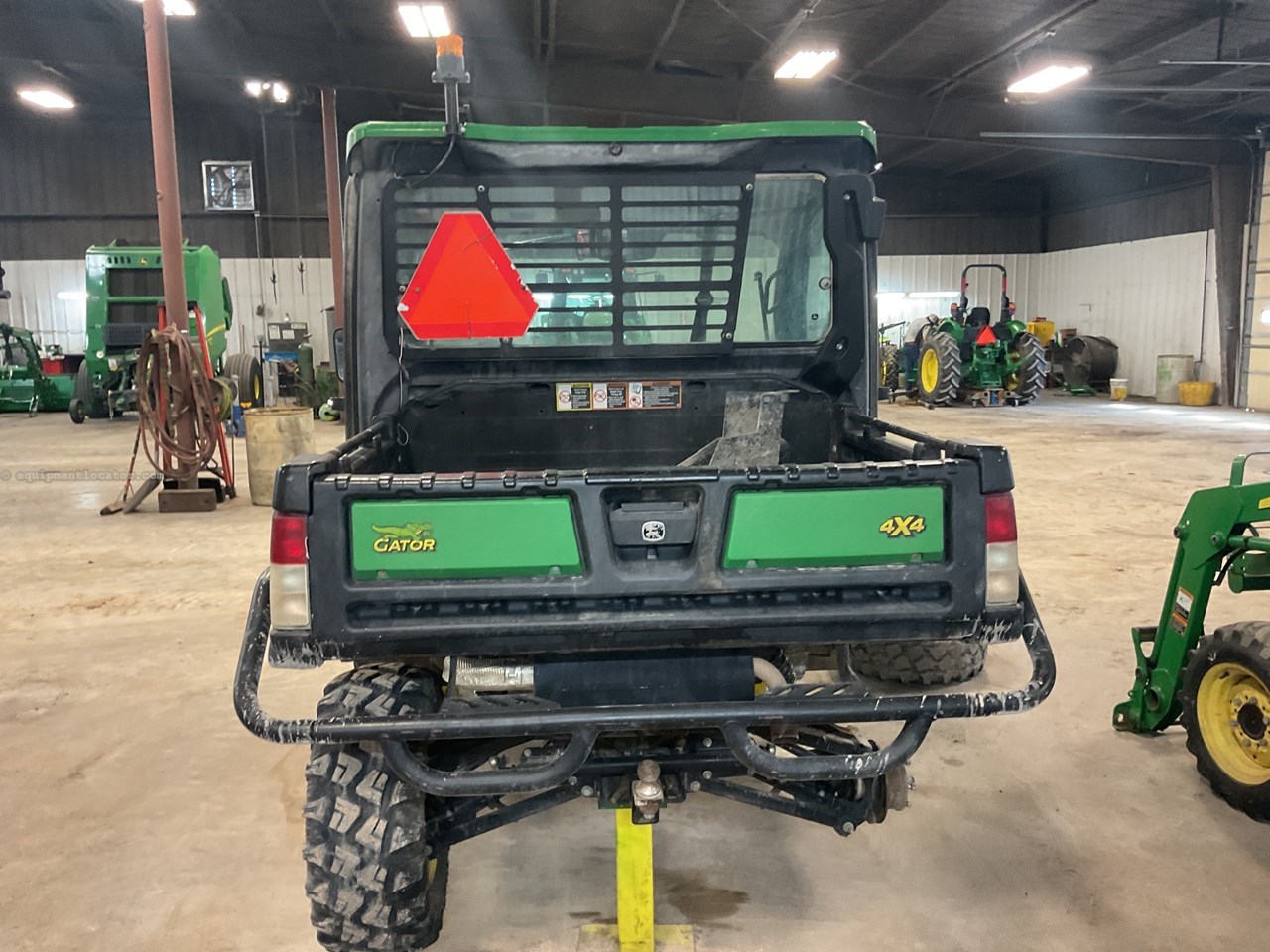 2020 John Deere XUV835R Image 9