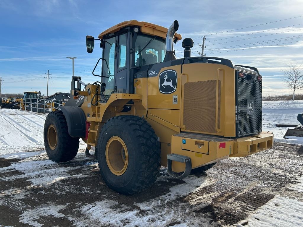 2021 John Deere 624L Image 3