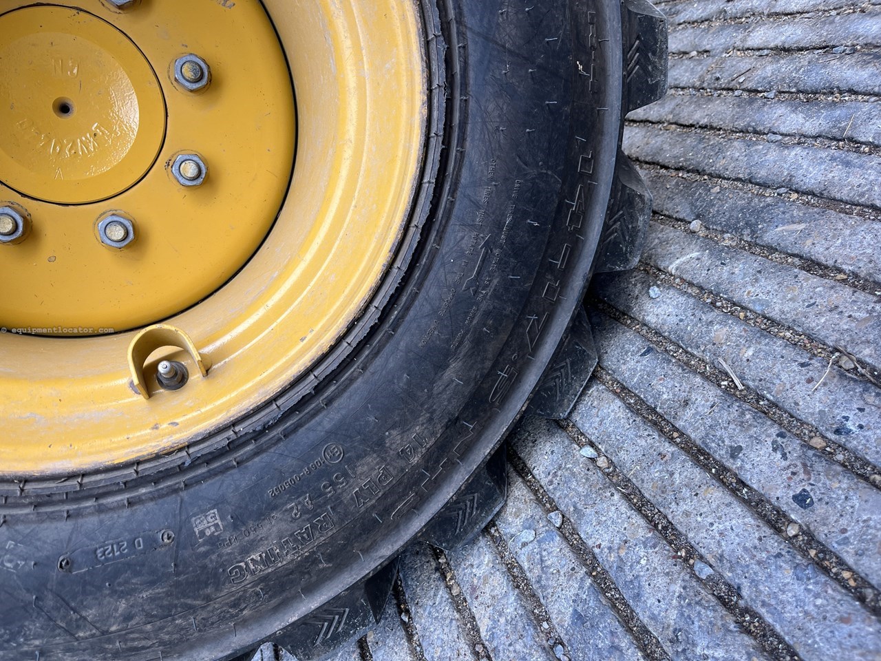 2020 John Deere 330G Image 10