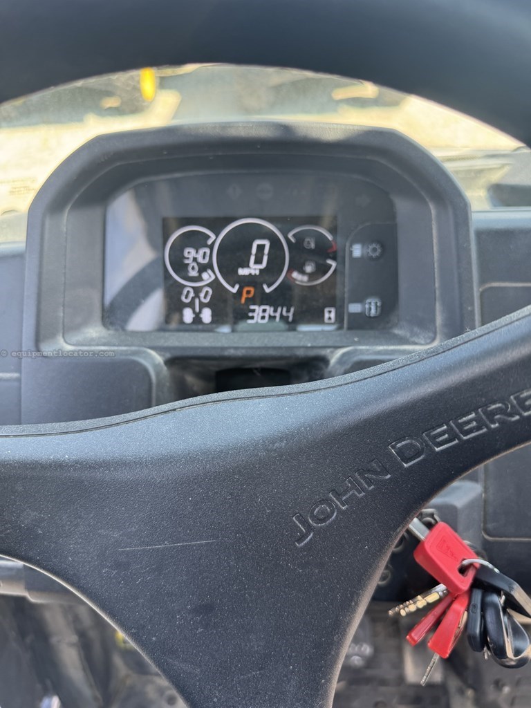 2024 John Deere XUV 835M Image 8