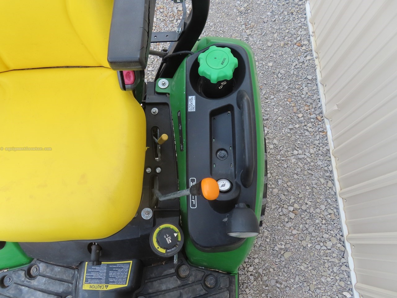 2016 John Deere 1025R Image 10