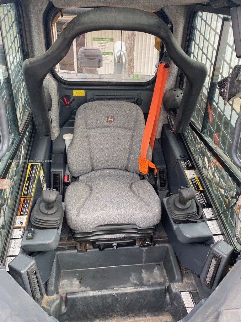 2021 John Deere 333G Image 11