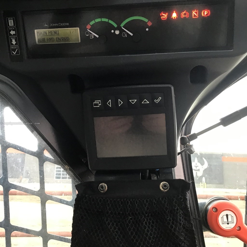 2023 John Deere 324G Image 6