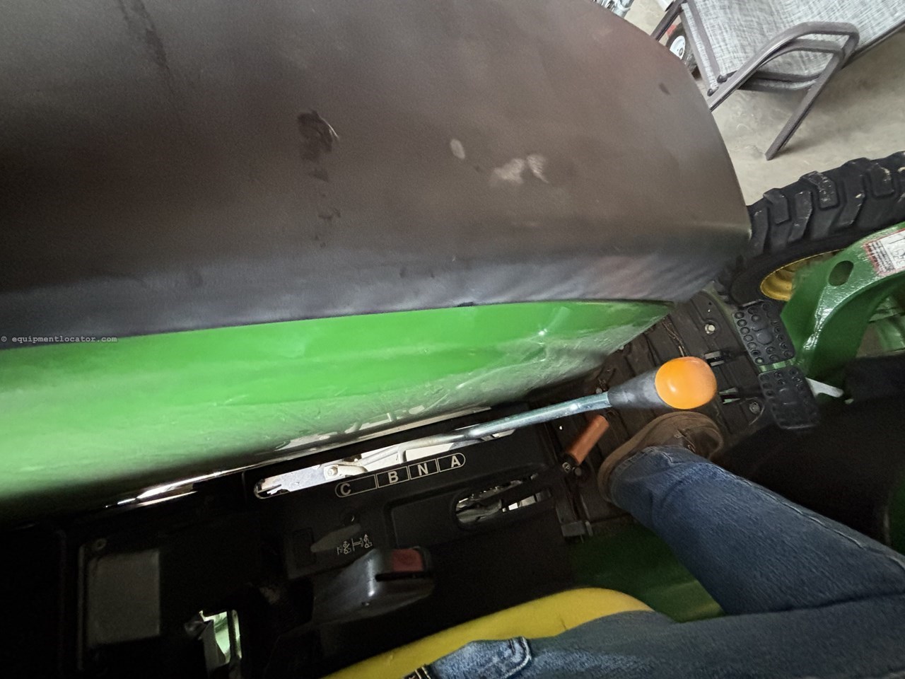 2021 John Deere 4044M Image 10