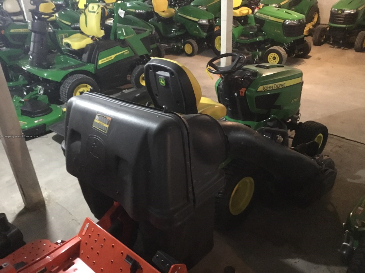 2023 John Deere X730 Image 6