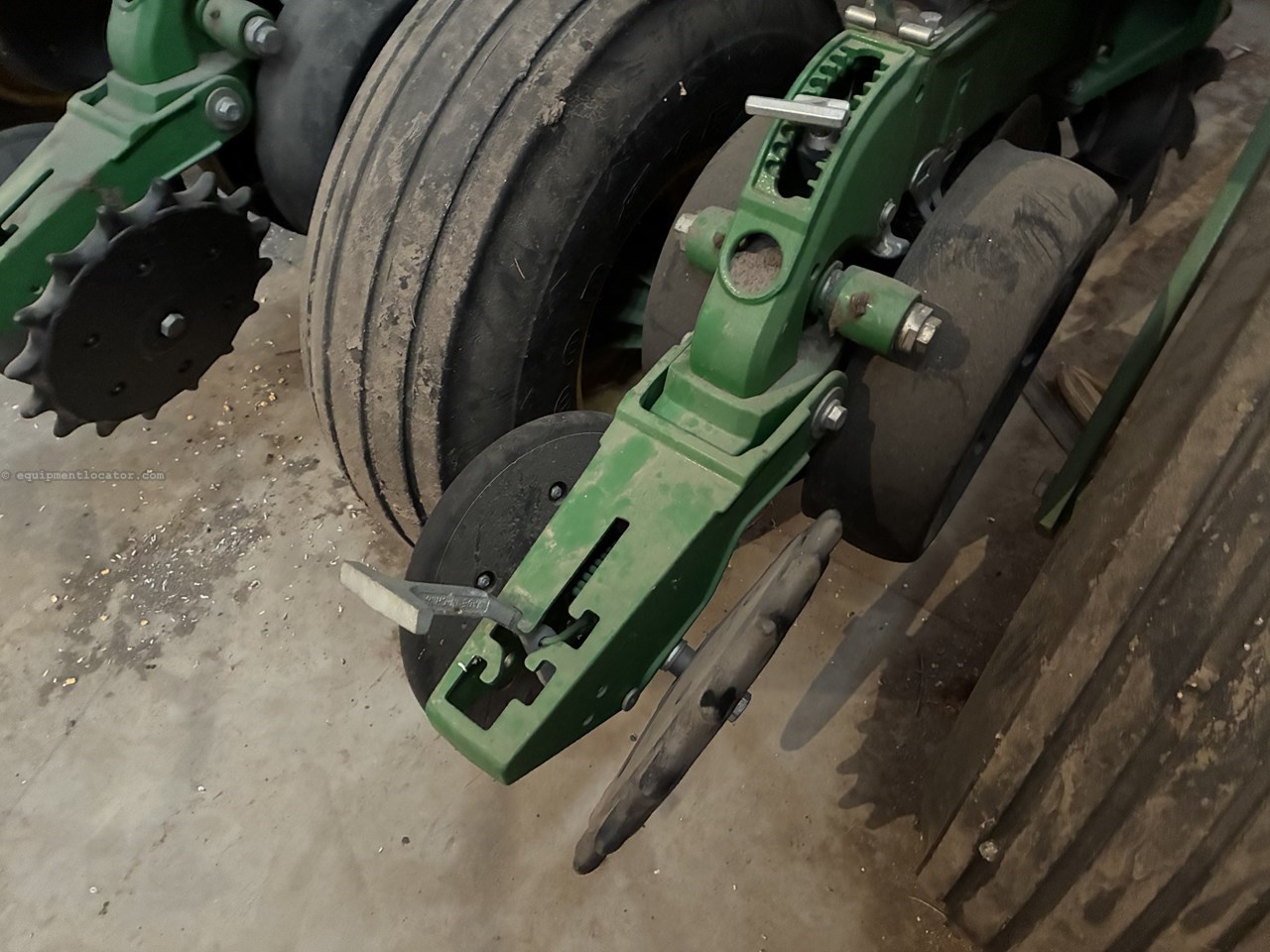 2017 John Deere 1775NT Image 37