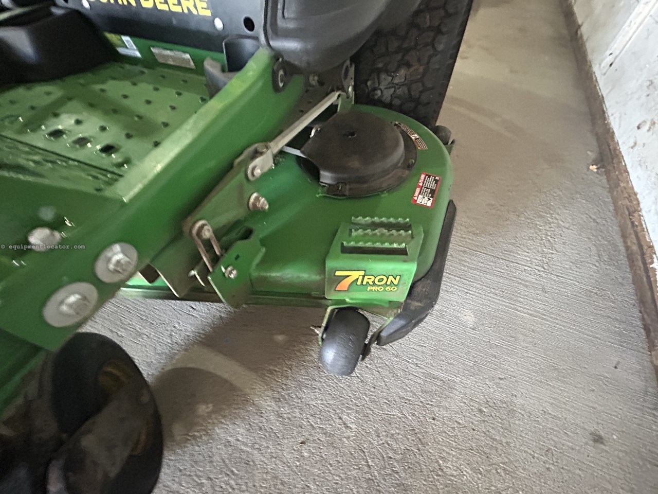 2024 John Deere Z930M Image 10