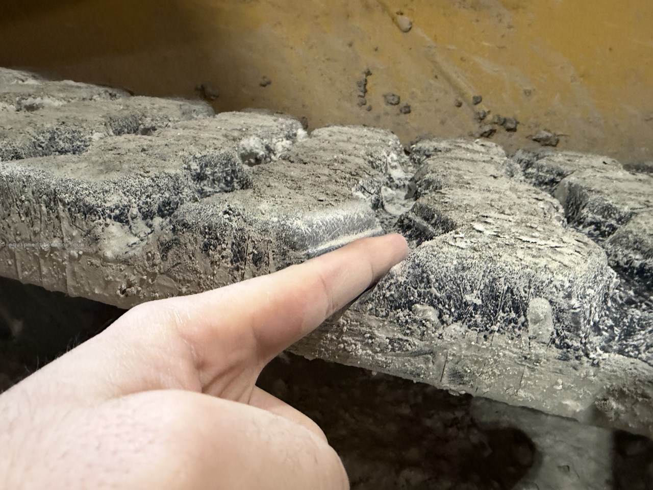 2017 John Deere 323E Image 2