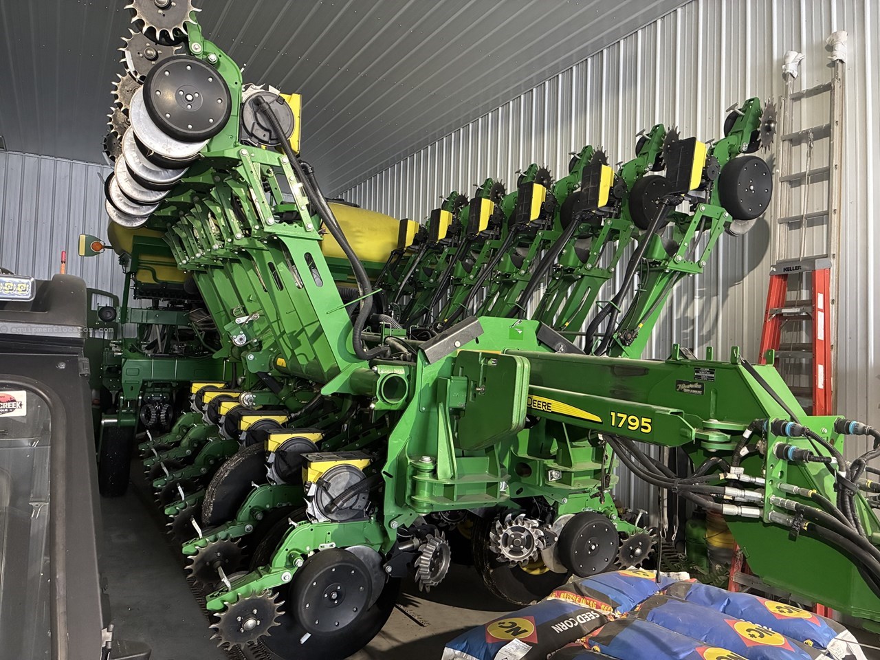 2016 John Deere 1795 Image 2