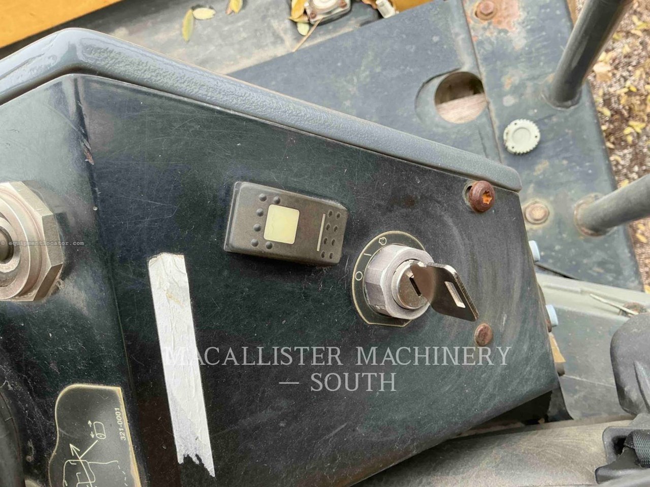 2010 Caterpillar CB54 Image 10