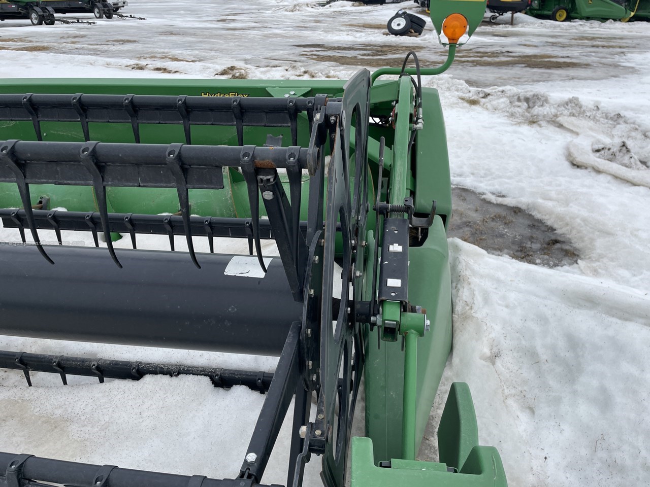 2018 John Deere 635F Image 10