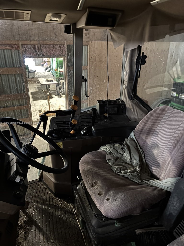1996 John Deere 6400 Image 10