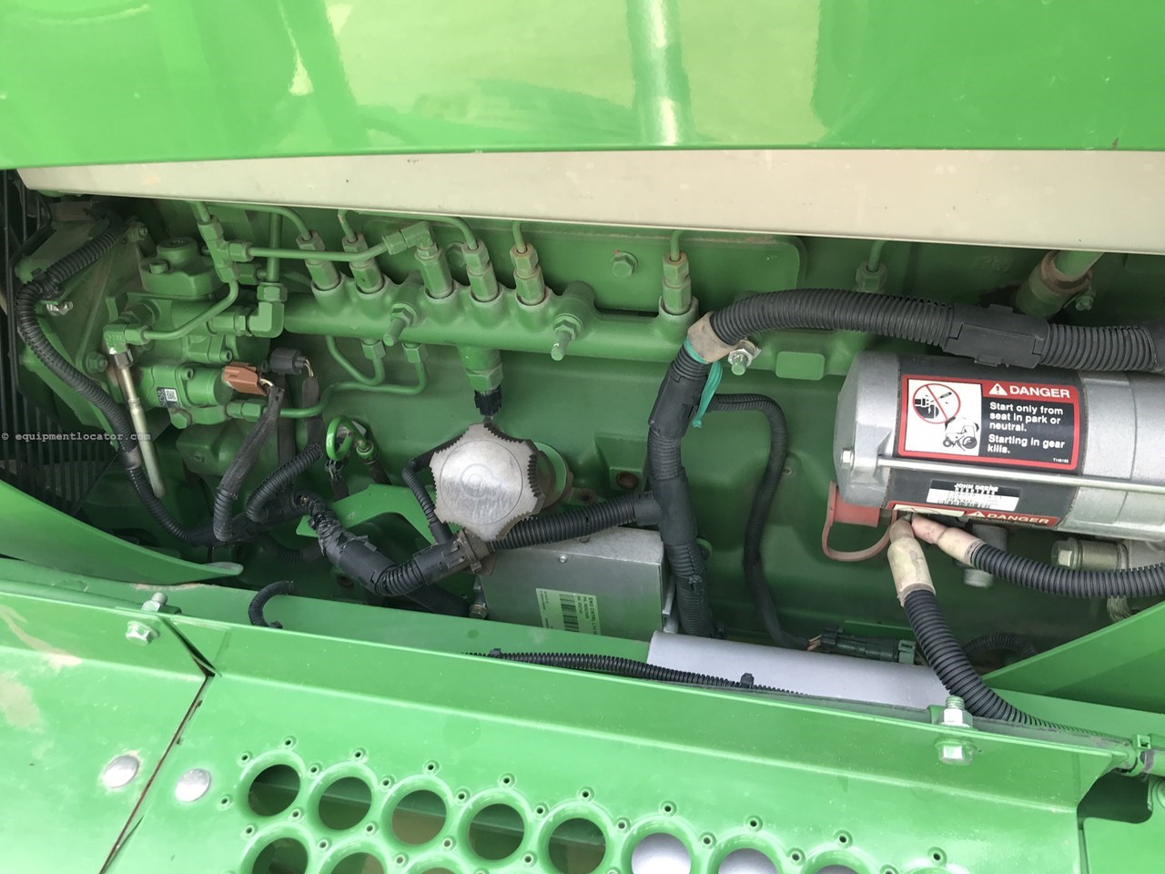 2013 John Deere 4830 Image 10