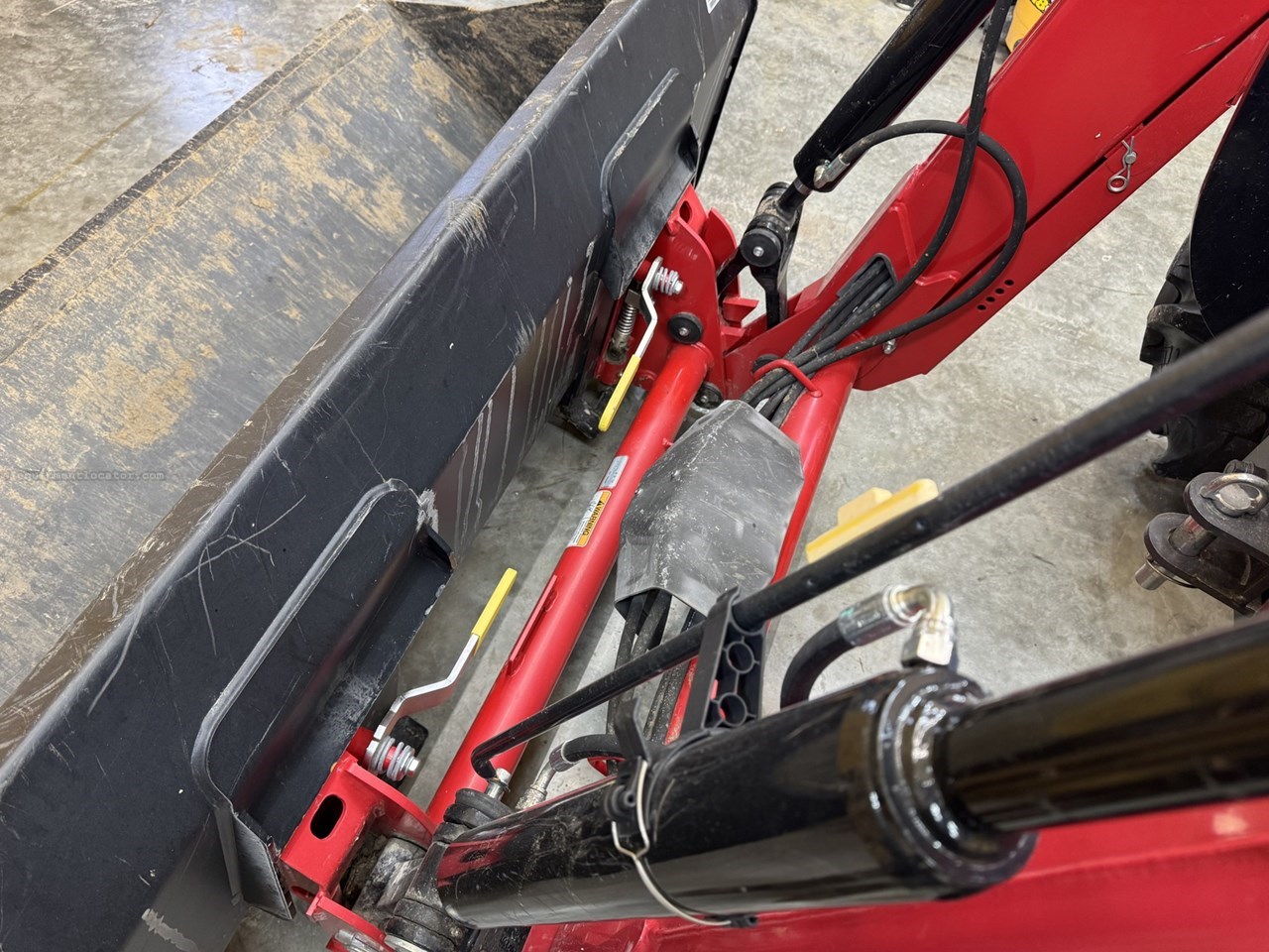 2025 McCormick x4.080 Image 10