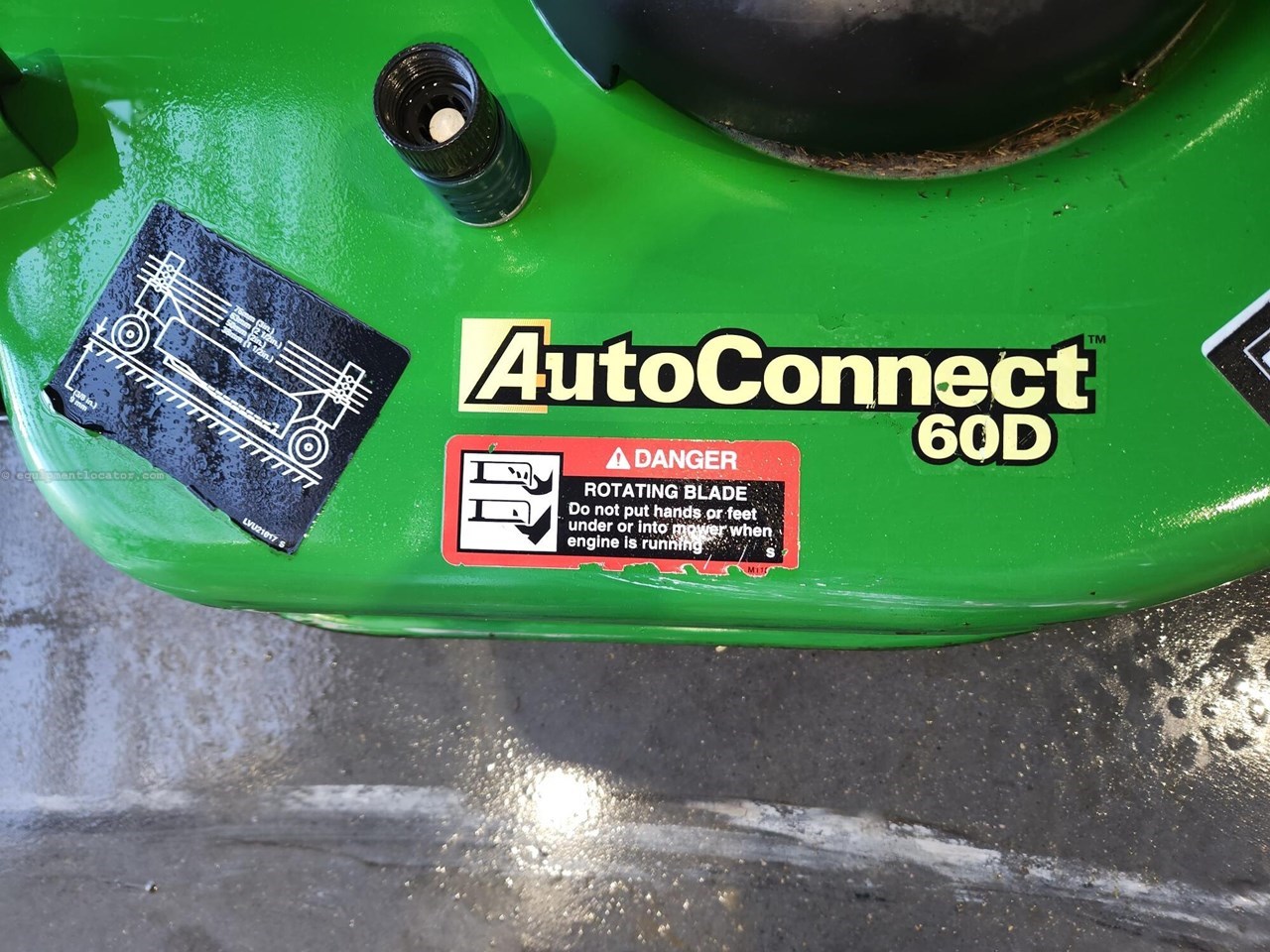 2017 John Deere 1025R Image 10