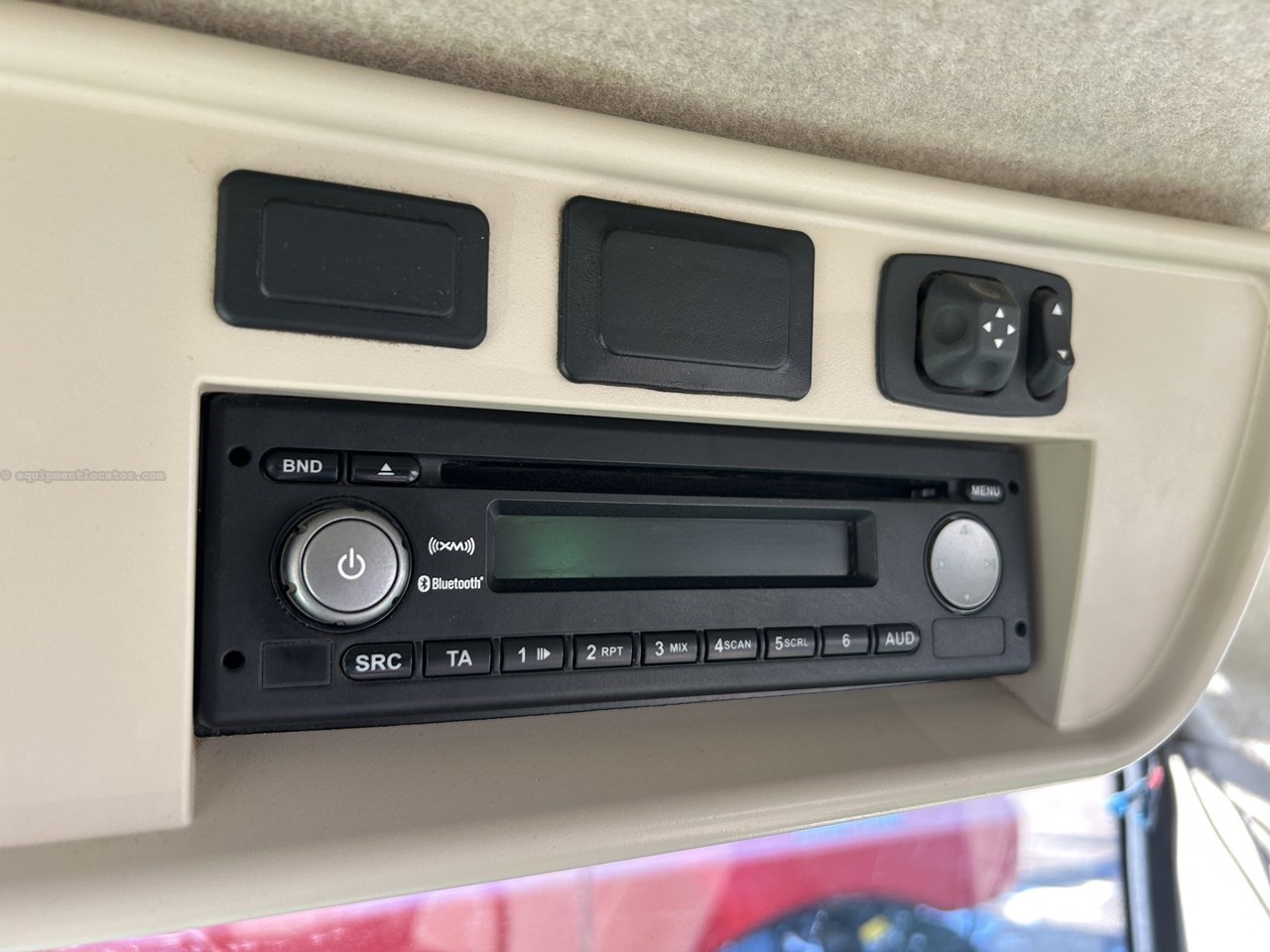 2017 John Deere 9620R Image 10