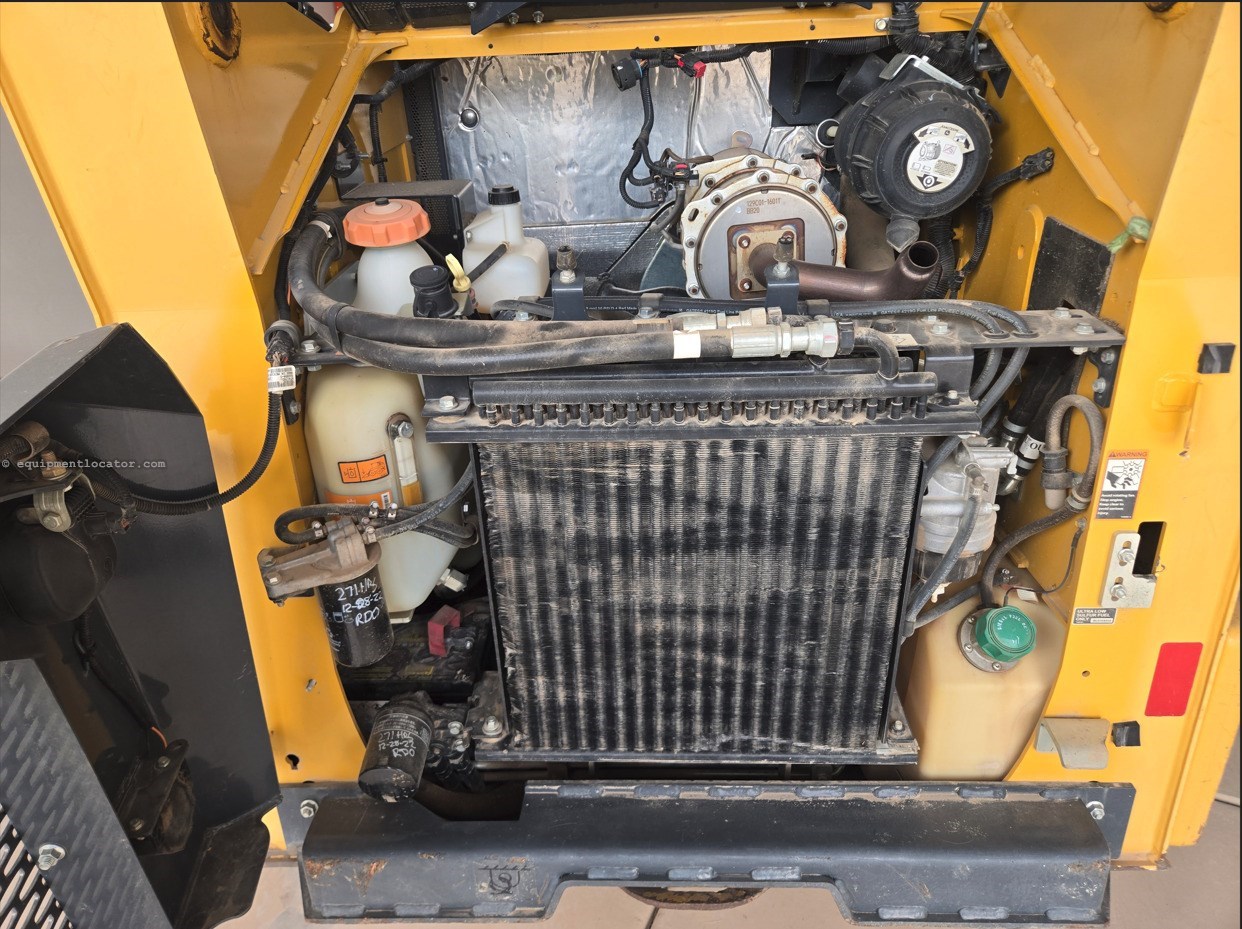 2017 John Deere 312GR Image 10