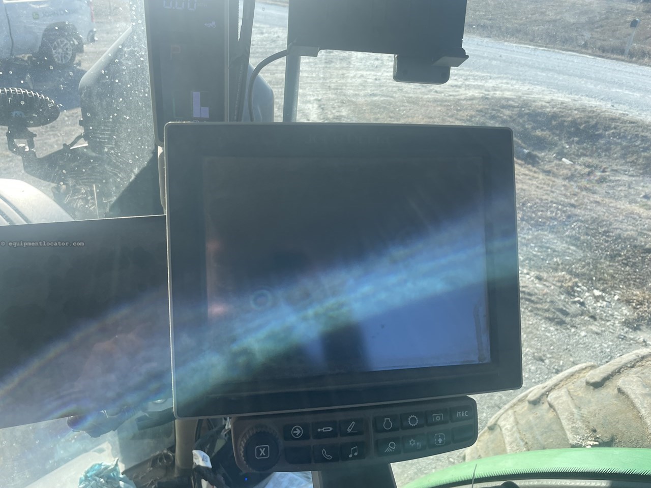 2017 John Deere 8320R Image 10