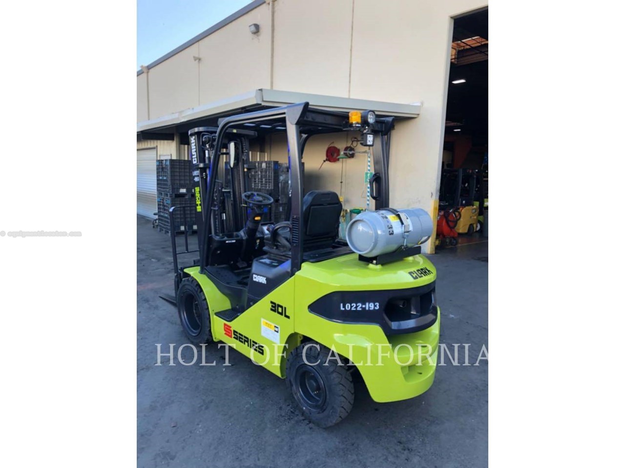 2023 Clark S30L Image 4