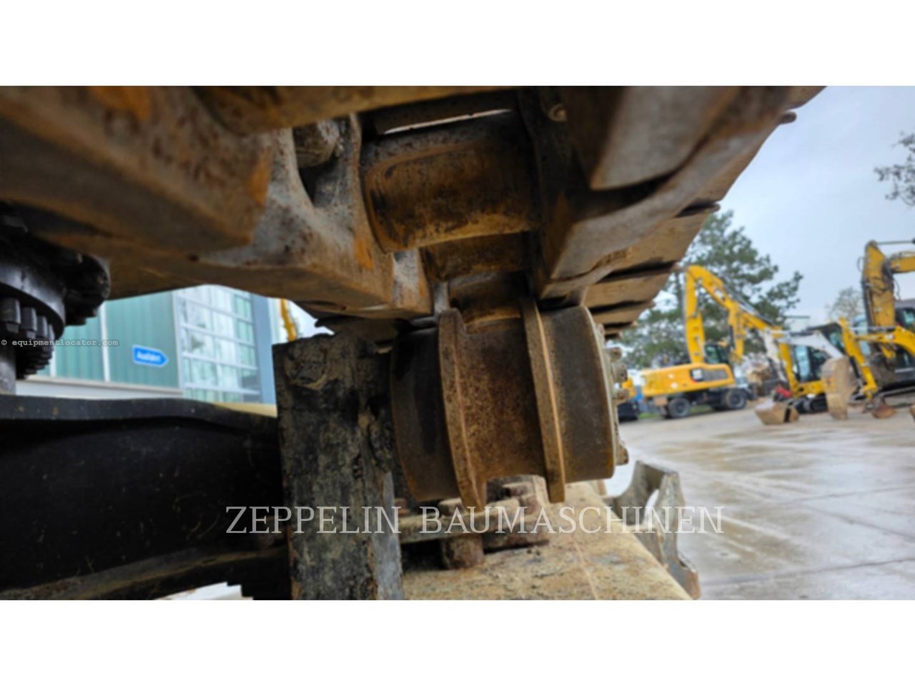 2019 Caterpillar 352-07A Image 10