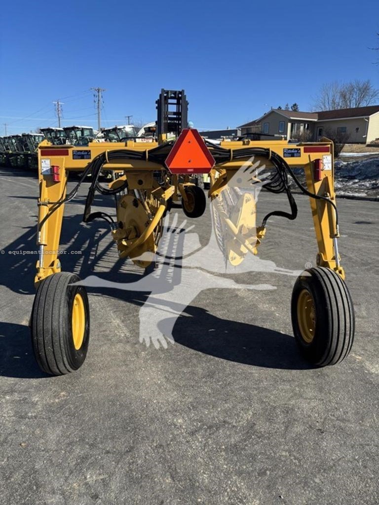 2015 Vermeer R2800 Image 4