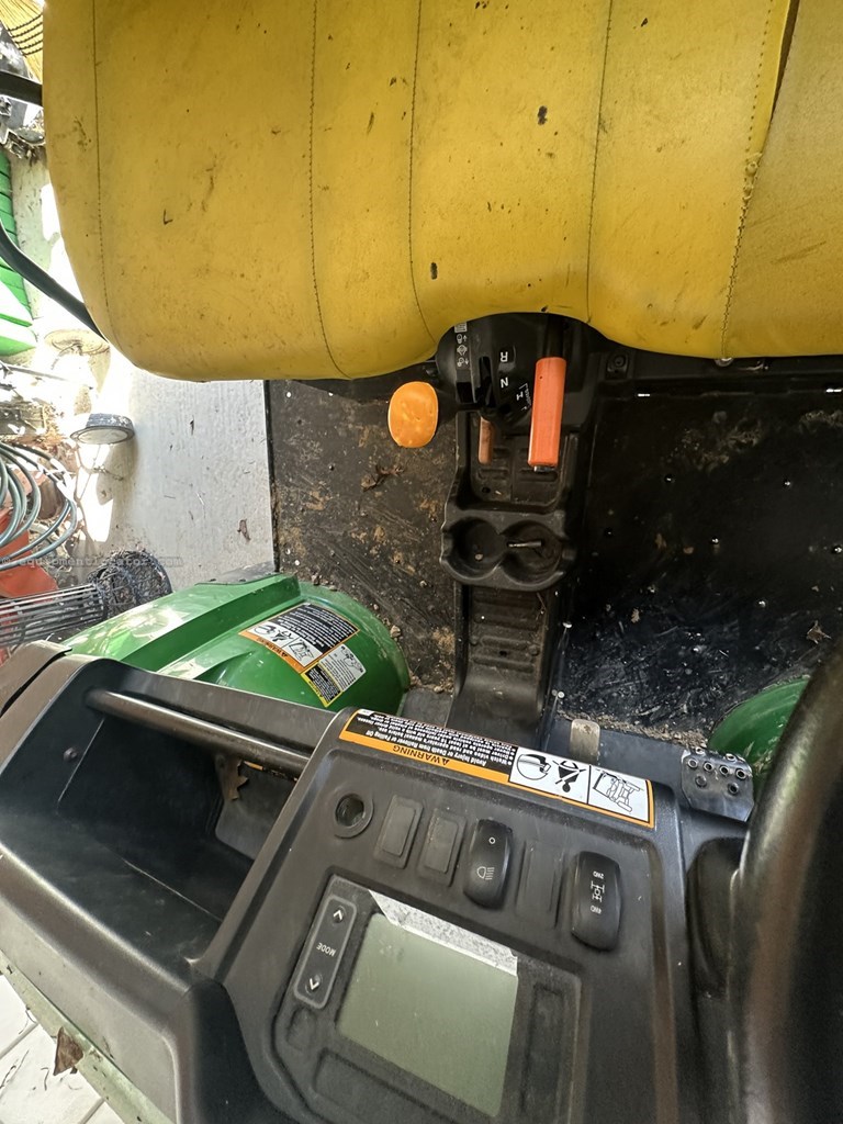 2017 John Deere XUV 825i Image 10