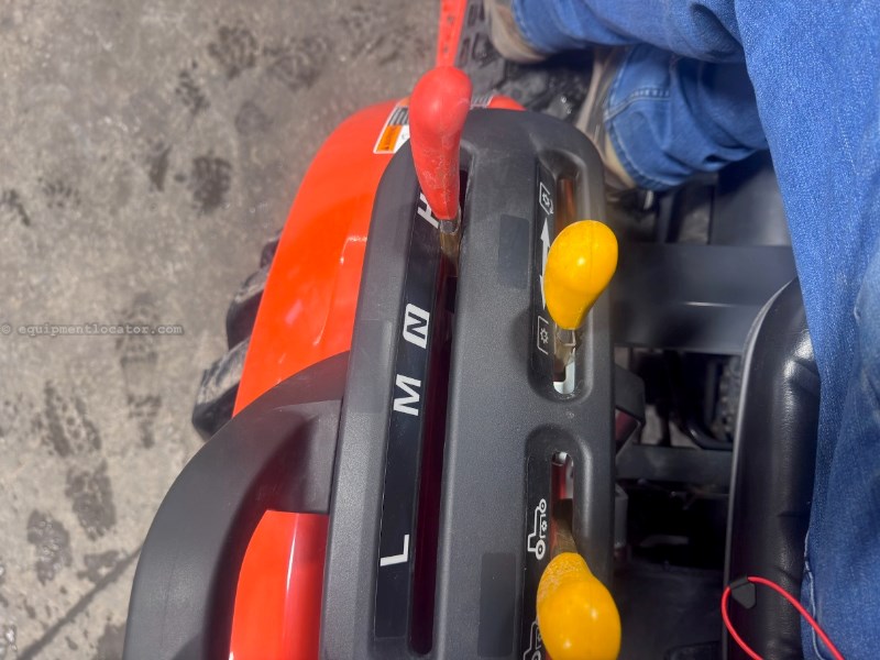 2023 Kubota LX3310HSD Image 10