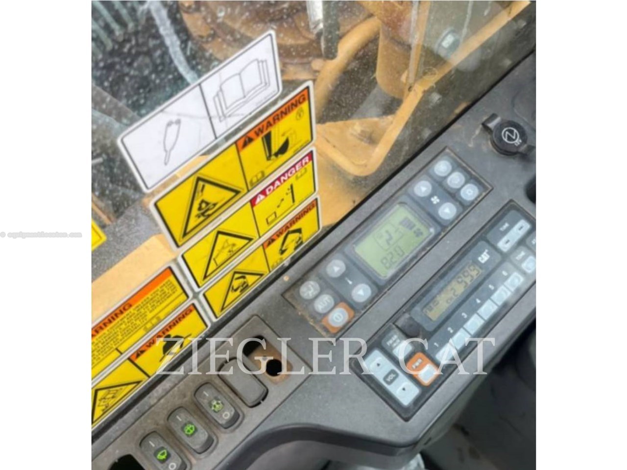 2012 Caterpillar 324E Image 10