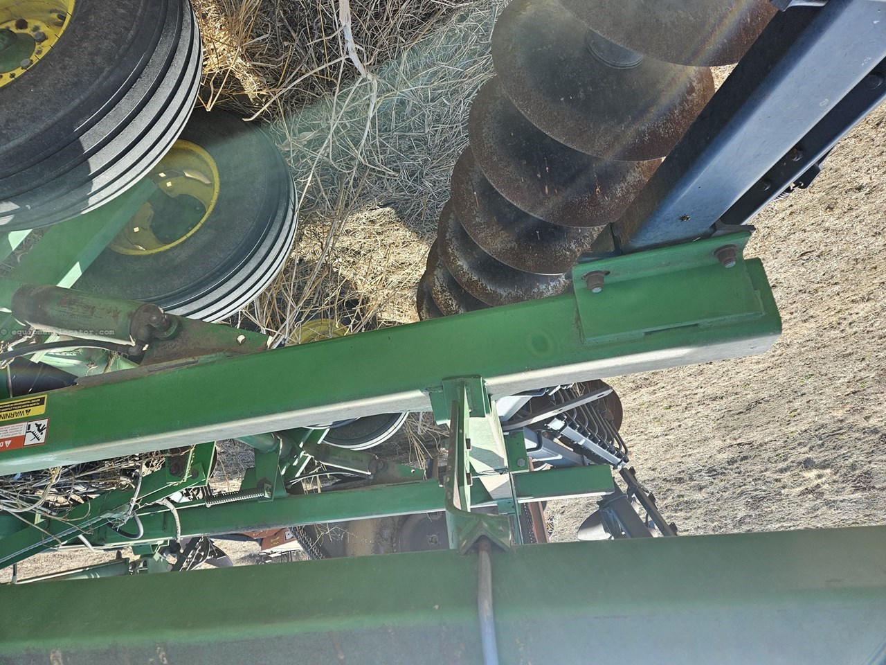 1990 John Deere 630 Image 10