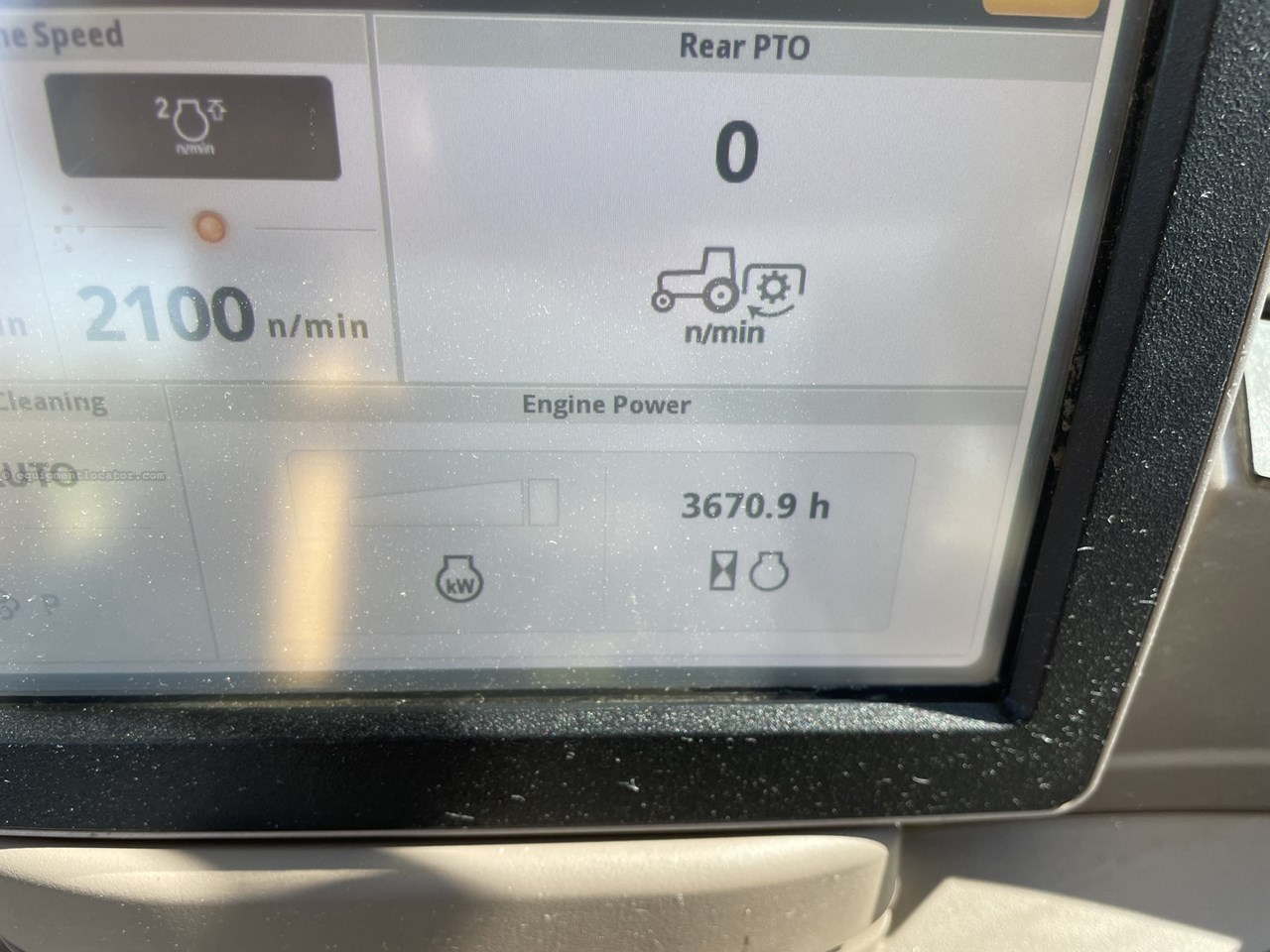 2016 John Deere 6120R Image 10