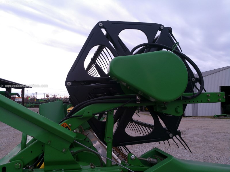 1997 John Deere 918 Image 10