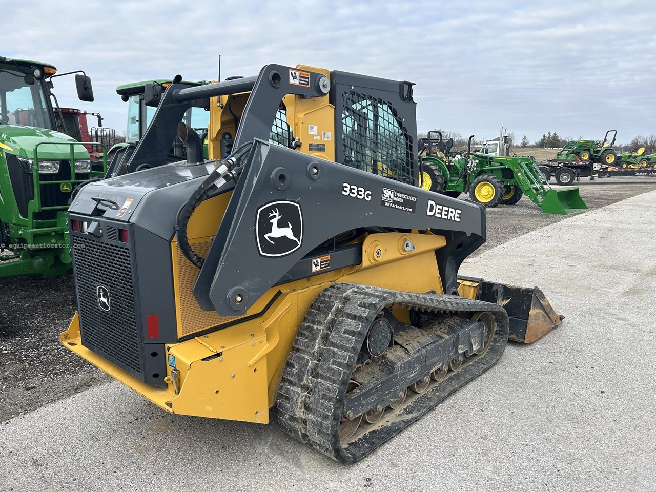 2023 John Deere 333G Image 4