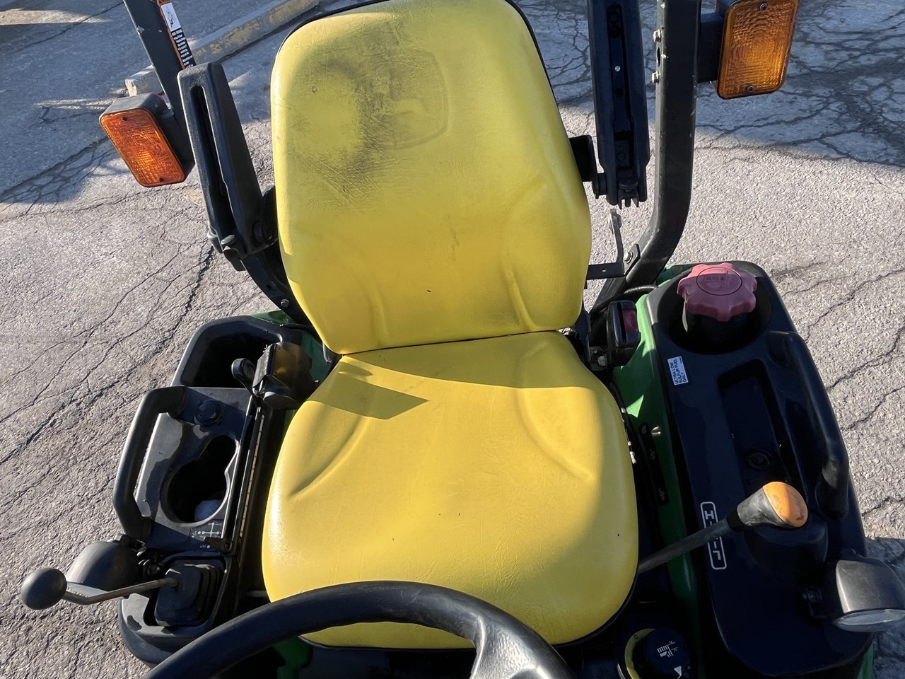 2012 John Deere 1026R Image 14
