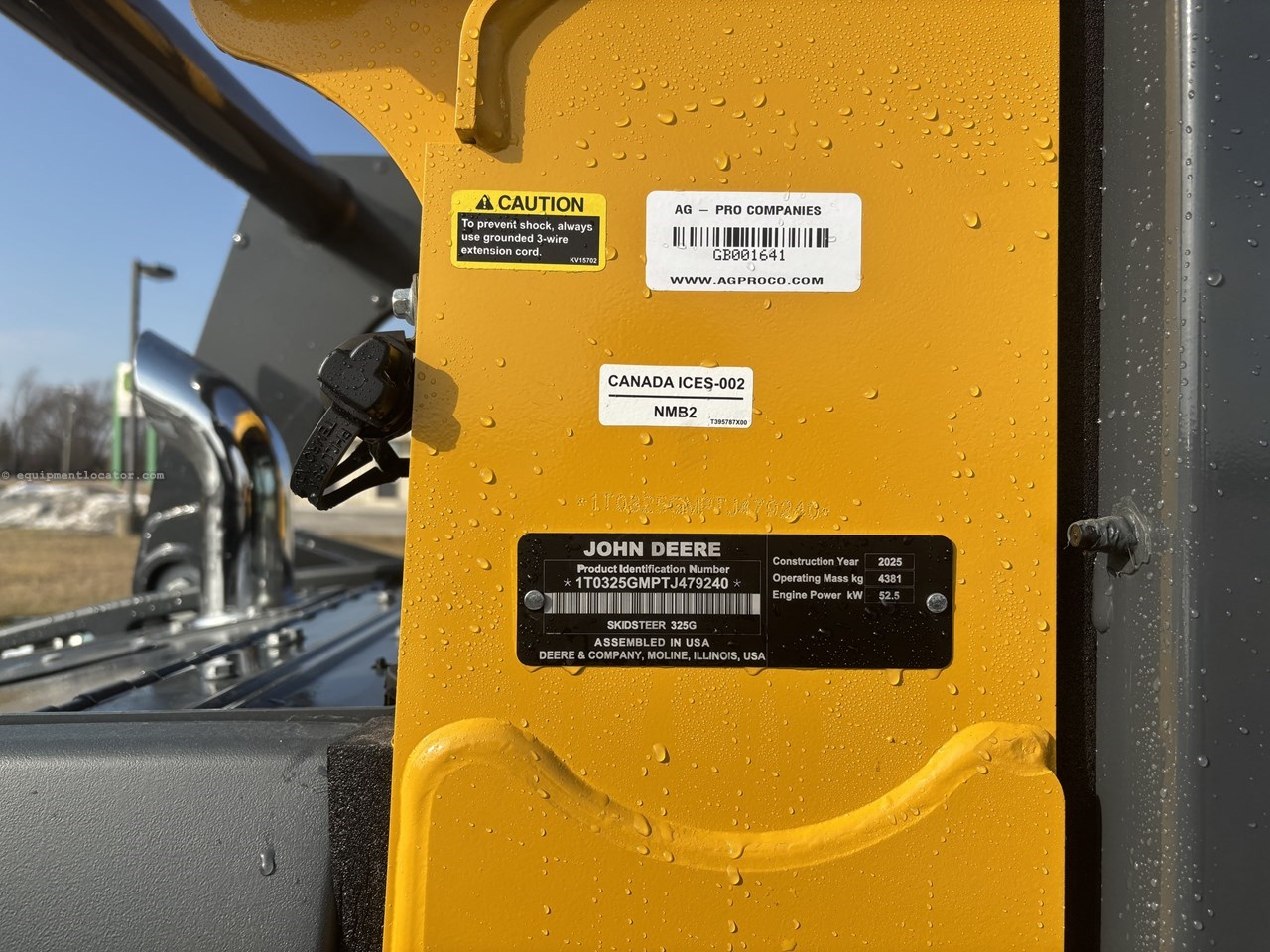 2025 John Deere 325G Image 6