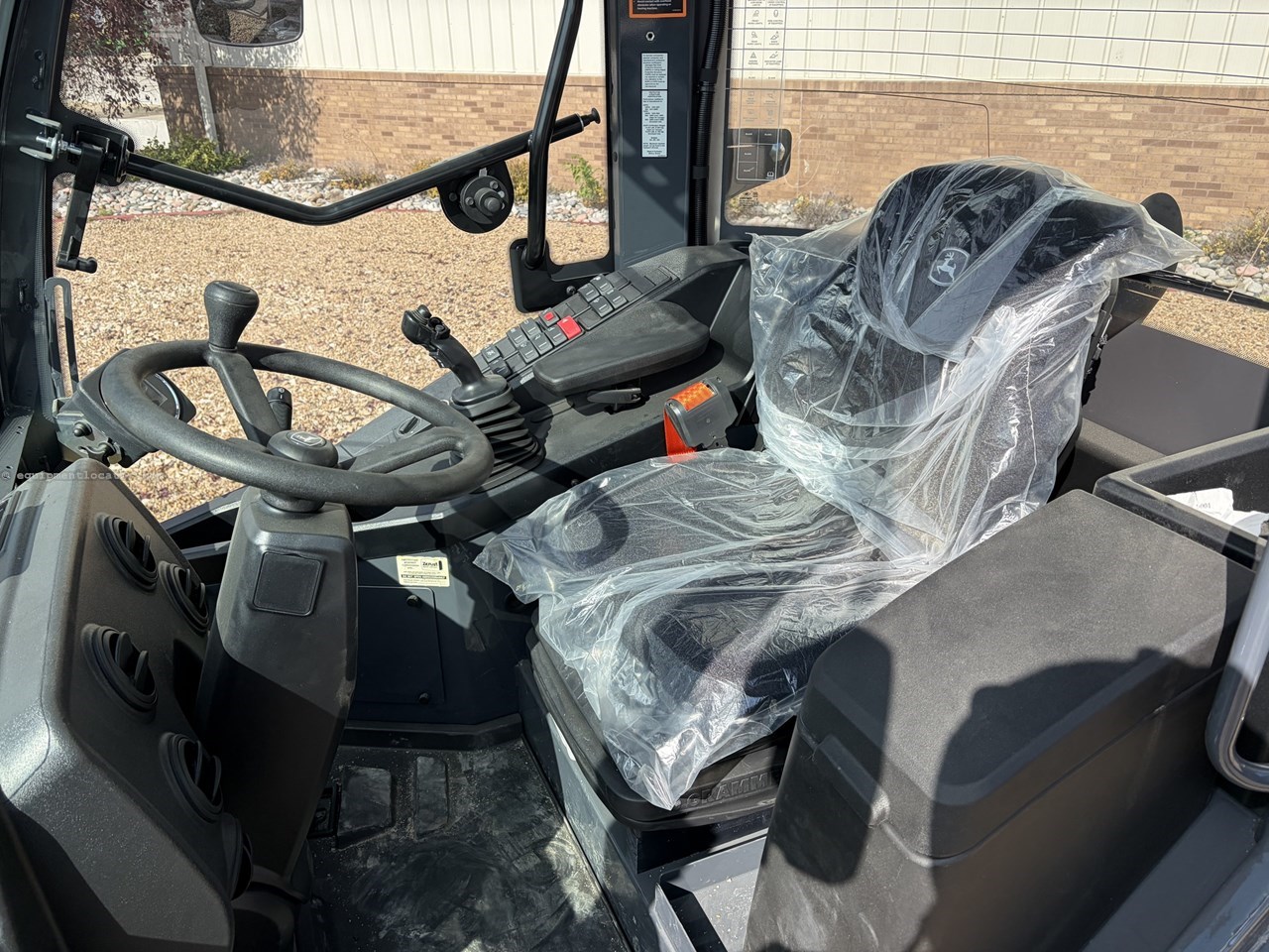 2024 John Deere 304 G Image 10