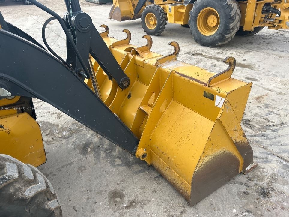 2023 John Deere 410L Image 10