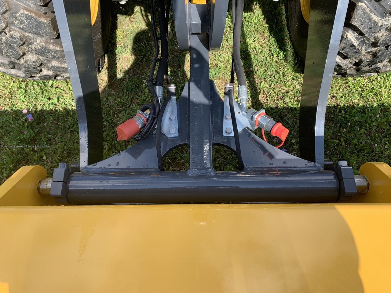 2023 John Deere 244L Image 10