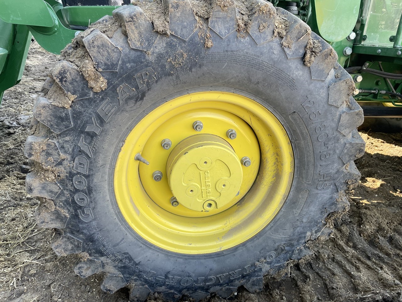 2020 John Deere 5045E Image 10