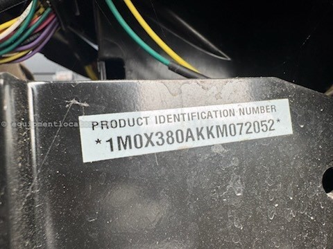 2019 John Deere X380 Image 6