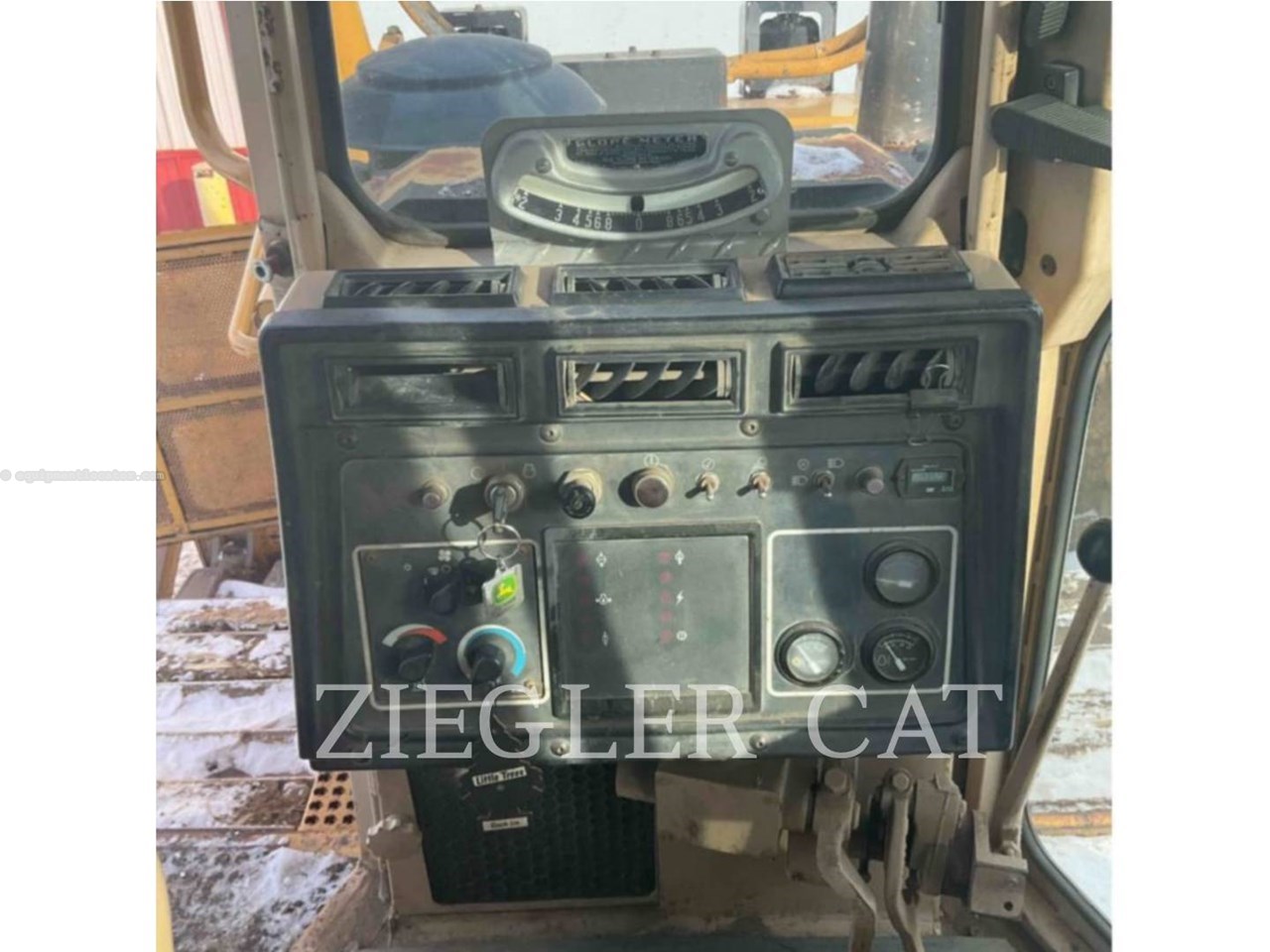 1996 Caterpillar D6H Image 10