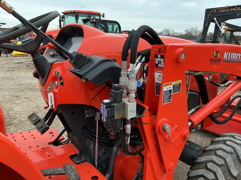 2018 Kubota L4701HST Image 10