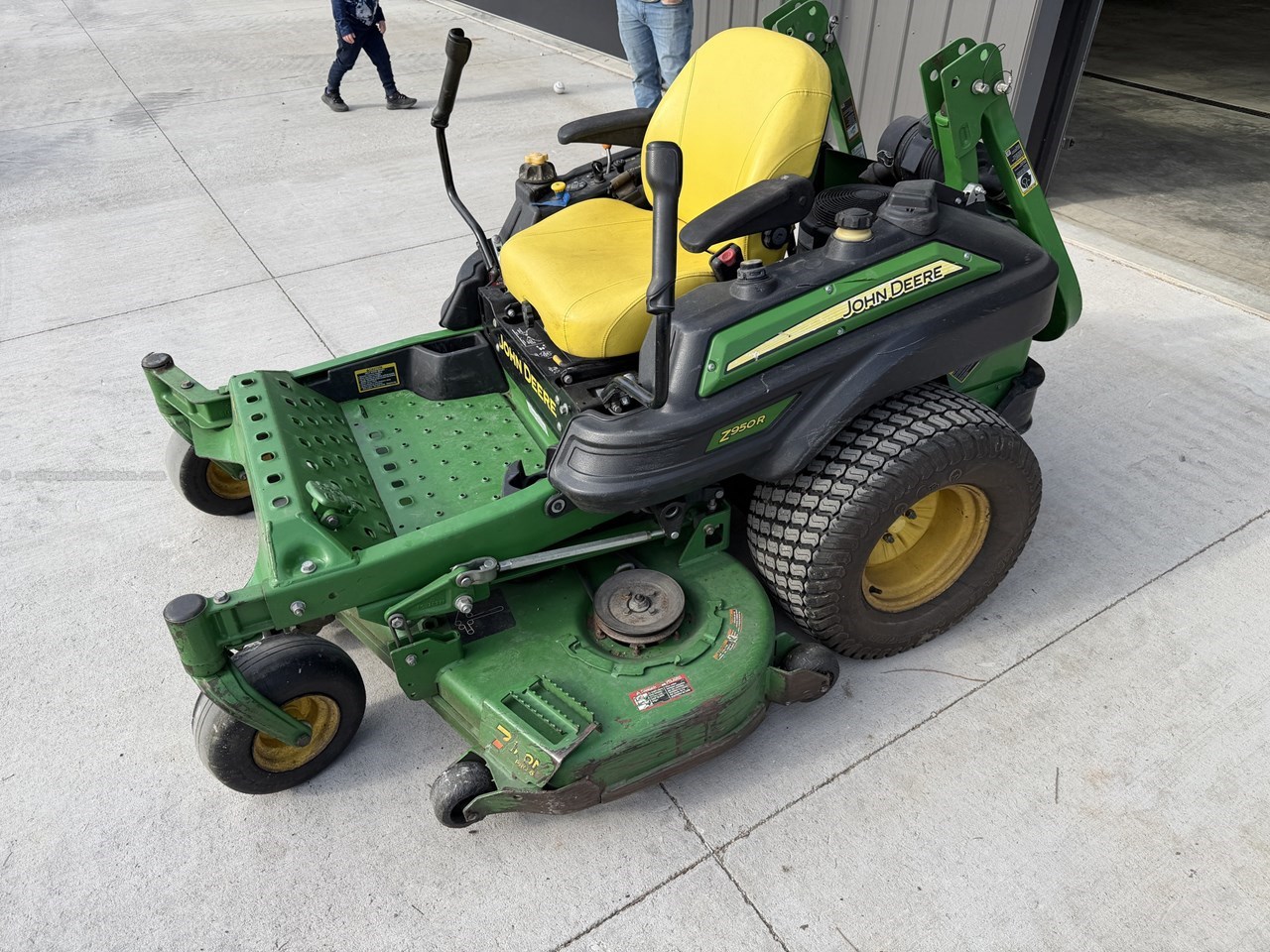 2015 John Deere Z950R Image 10