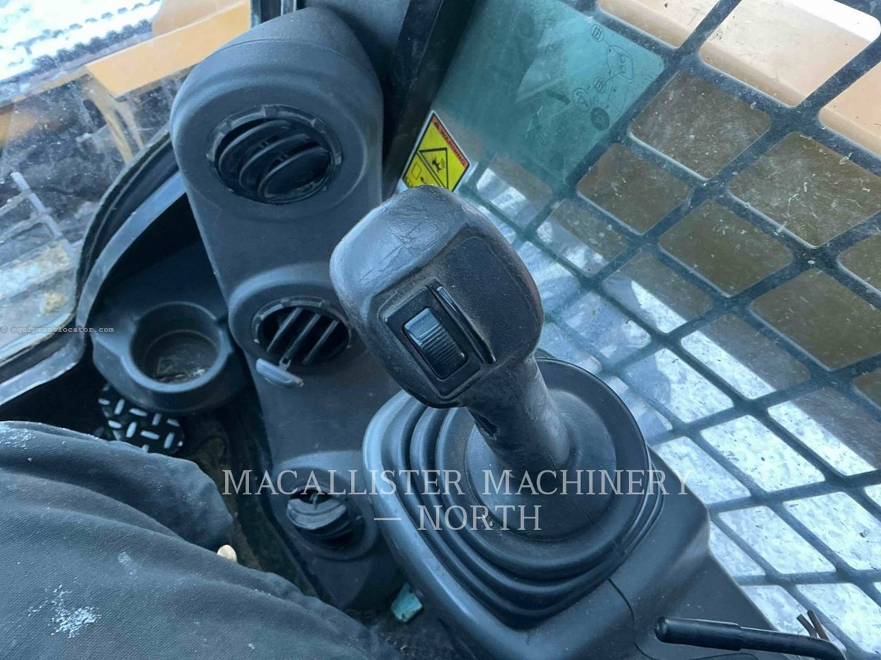 2018 Caterpillar 242D A2Q Image 13