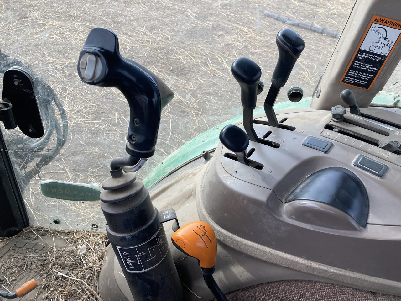 2013 John Deere 5083E Image 29