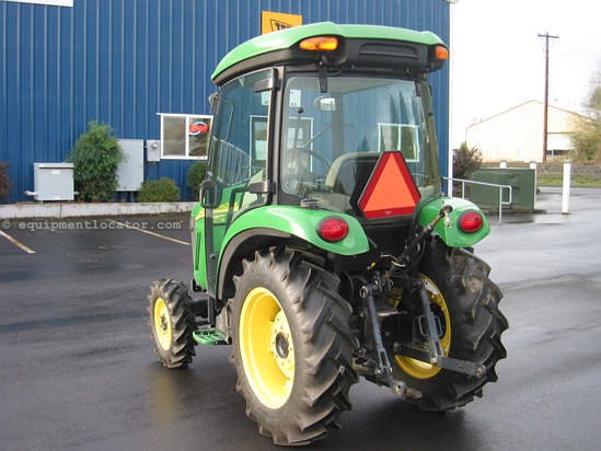 2008 John Deere 3320 Image 2