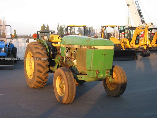 1982 John Deere 2440 Image 2