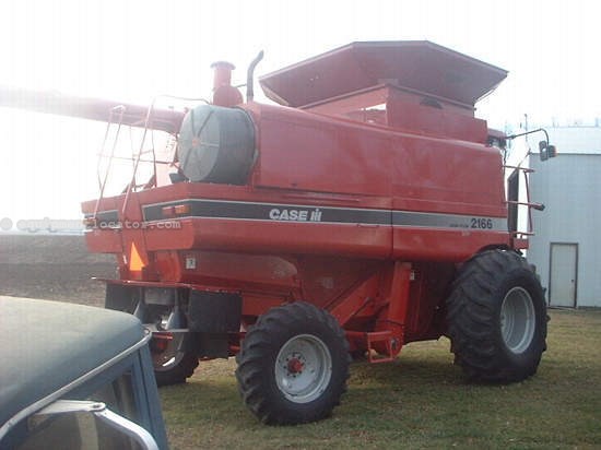 1995 Case IH 2166 Image 4
